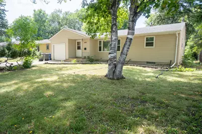 1503 15th Street S, Moorhead, MN 56560 - Photo 2