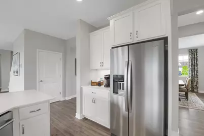 10523 McGregor Boulevard, Woodbury, MN 55129 - Photo 4