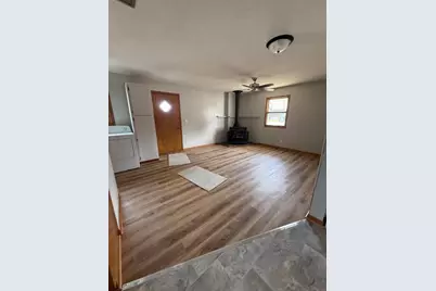 220 W Winona Avenue, Kellogg, MN 55945 - Photo 6