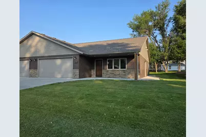 205 Custer Avenue N, Canby, MN 56220 - Photo 1