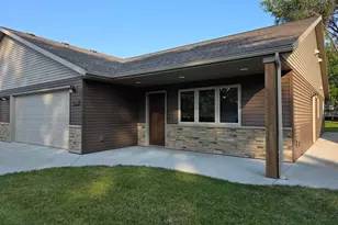 205 Custer Ave N, Canby, MN 56220 - Photo 2