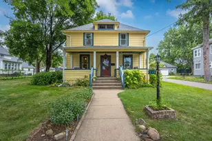 235 W 3rd St, New Richmond, WI 54017 - Photo 10