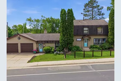 1100 Jones Street, Eveleth, MN 55734 - Photo 1