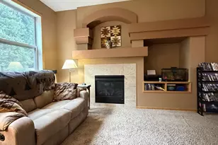 728 Newberry Ln, Chaska, MN 55318 - Photo 2