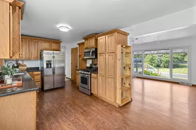 13709 Thomas Avenue S, Burnsville, MN 55337 - Photo 8