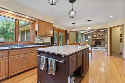 7020 Beacon Circle, Eden Prairie, MN 55346 - Photo 2