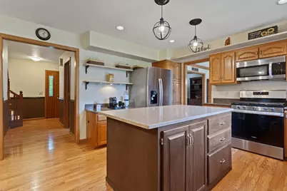7020 Beacon Circle, Eden Prairie, MN 55346 - Photo 4