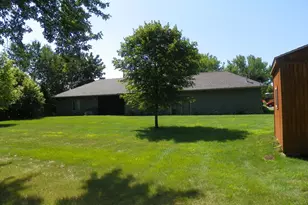 471 Coleman Ave E, Eden Valley, MN 55329 - Photo 10