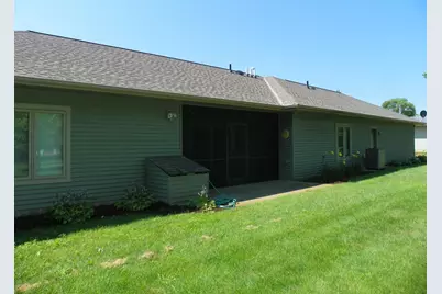 471 Coleman Avenue E, Eden Valley, MN 55329 - Photo 6