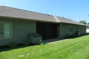 471 Coleman Ave E, Eden Valley, MN 55329 - Photo 6