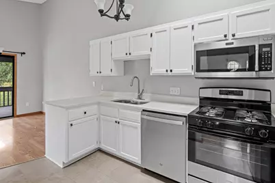 1048 Aston Circle, Burnsville, MN 55337 - Photo 10