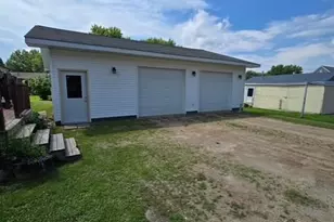 417 5th Ave SE, Baudette, MN 56623 - Photo 4