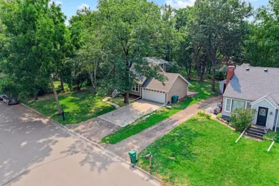832 Lovell Avenue W, Roseville, MN 55113 - Photo 4