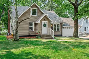 832 Lovell Ave W, Roseville, MN 55113 - Photo 1