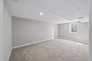 2124 Dixon Dr, Bloomington, MN 55431 - Photo 22