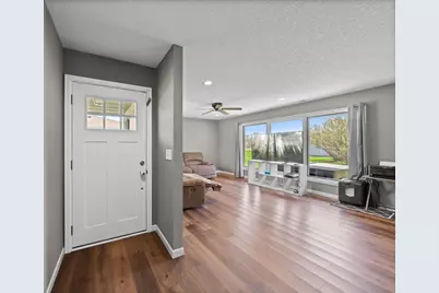830 W 4th Street, Rush City, MN 55069 - Photo 2