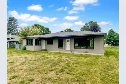 830 W 4th Street, Rush City, MN 55069 - Photo 2