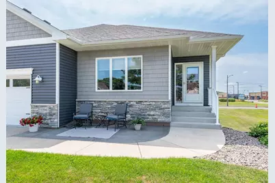 1290 Parkview Court, Shakopee, MN 55379 - Photo 4
