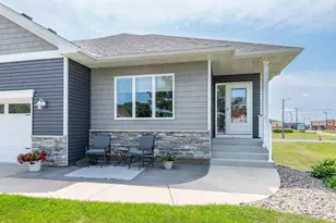 1290 Parkview Ct, Shakopee, MN 55379 - Photo 4