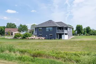 1290 Parkview Ct, Shakopee, MN 55379 - Photo 2