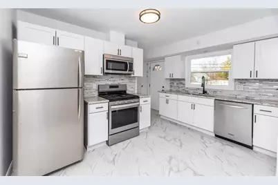 6412 Indiana Avenue N, Brooklyn Center, MN 55429 - Photo 2