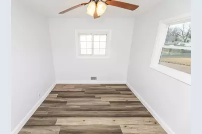 6412 Indiana Avenue N, Brooklyn Center, MN 55429 - Photo 12