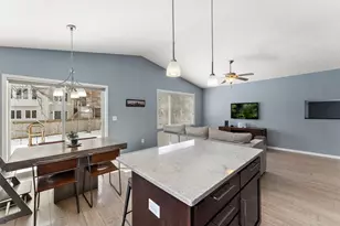 2241 7th St N, North Saint Paul, MN 55109 - Photo 12
