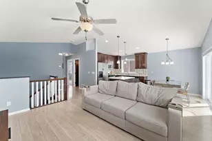 2241 7th St N, North Saint Paul, MN 55109 - Photo 4