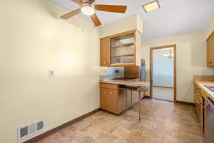 105 21st St NW, Austin, MN 55912 - Photo 36