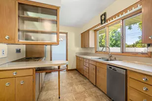 105 21st St NW, Austin, MN 55912 - Photo 6