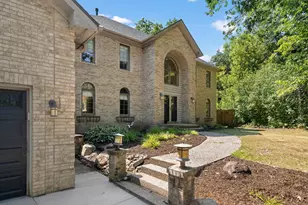 1504 Fairfield Rd S, Minnetonka, MN 55305 - Photo 2