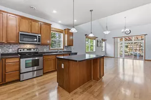1767 Fescue Ct, Shakopee, MN 55379 - Photo 4