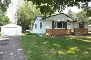 2744 Matilda St, Roseville, MN 55113 - Photo 2