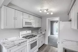 12217 Drake St NW, Coon Rapids, MN 55448 - Photo 10