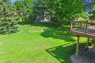 160 Bluff Ridge Ct, Chanhassen, MN 55317 - Photo 60