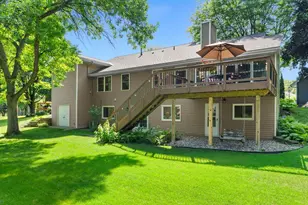 160 Bluff Ridge Ct, Chanhassen, MN 55317 - Photo 54