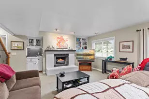 160 Bluff Ridge Ct, Chanhassen, MN 55317 - Photo 38