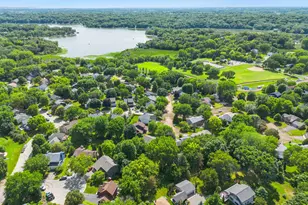 160 Bluff Ridge Ct, Chanhassen, MN 55317 - Photo 10