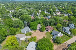 160 Bluff Ridge Ct, Chanhassen, MN 55317 - Photo 14