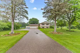 20075 Uplander St NW, Oak Grove, MN 55011 - Photo 2