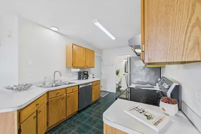 7797 Hemingway Avenue S, Cottage Grove, MN 55016 - Photo 6
