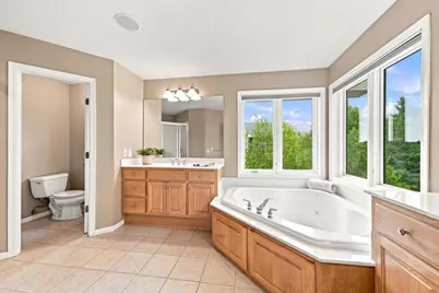 6865 Sapphire Lane, Chanhassen, MN 55317 - Photo 38