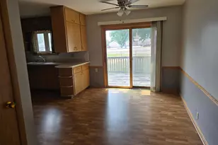 306 E Crawford St, Luverne, MN 56156 - Photo 8