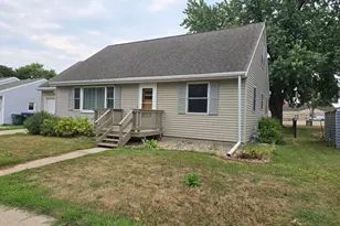 306 E Crawford St, Luverne, MN 56156 - Photo 1