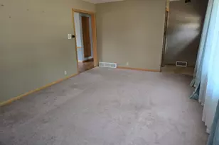 306 E Crawford St, Luverne, MN 56156 - Photo 6