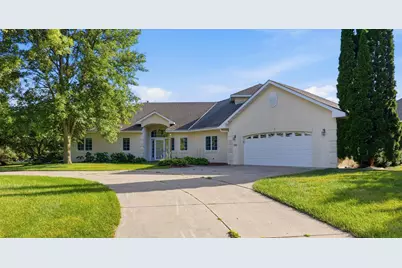 1320 Heritage Avenue NW, Hutchinson, MN 55350 - Photo 2