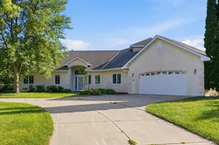 1320 Heritage Ave NW, Hutchinson, MN 55350 - Photo 2