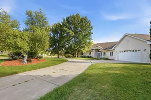 1320 Heritage Ave NW, Hutchinson, MN 55350 - Photo 26