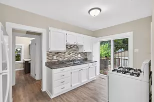 2425 11th Ave S, Minneapolis, MN 55404 - Photo 2