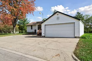 15601 Martin Dr, Burnsville, MN 55306 - Photo 4